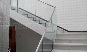 Стеклянные перила для лестниц в Москве. Готовые проекты ПерилаГлавСнаб