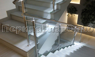 Нержавеющие перила и ограждения со стеклом и подсветкой купить в Москве