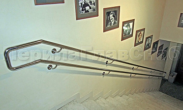 Двойной пристенный поручень из нержавейки купить в Москве