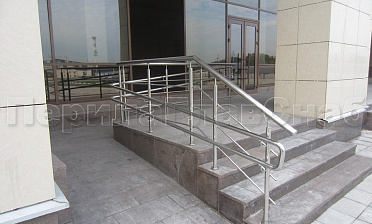 Ограждение пандуса с тремя ригелями купить в Москве