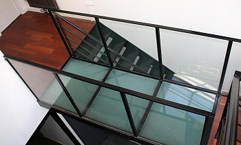 Стеклянный пол для легкого перекрытия между этажами в Москве. Готовые проекты ПерилаГлавСнаб