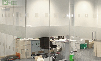 Стеклянные перегородки с рисунком в Москве. Готовые проекты ПерилаГлавСнаб