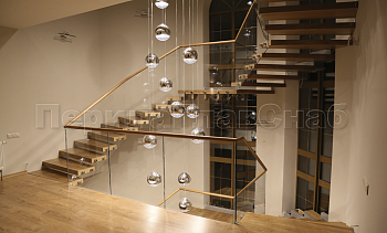 Перила для лестниц в частном доме в Москве. Готовые проекты ПерилаГлавСнаб