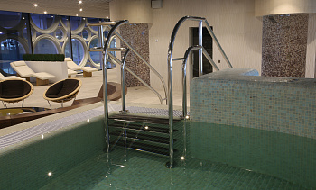 Поручни для бассейна в Москве. Готовые проекты ПерилаГлавСнаб