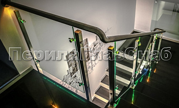 Ограждения со стеклом и подсветкой поручня в Москве. Готовые проекты ПерилаГлавСнаб