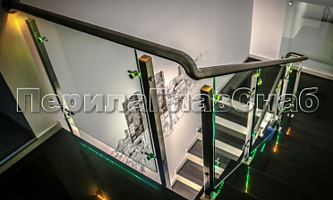 Ограждения со стеклом и подсветкой поручня купить в Москве
