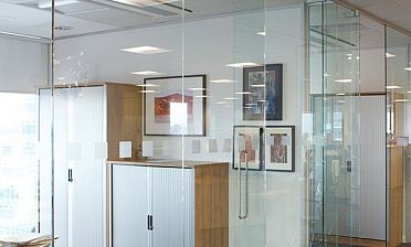 Стеклянные перегородки премиум для офиса купить в Москве