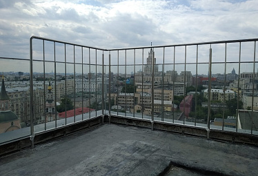 Ограждения с вертикальным заполнением купить в Москве