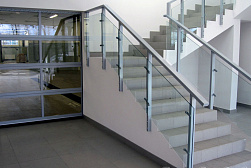 Стеклянные перила для колодезных лестниц в Москве. Готовые проекты ПерилаГлавСнаб - фото 5