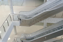 Стеклянные перила для атриумов в Москве. Готовые проекты ПерилаГлавСнаб - фото 3