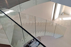 Стеклянные перила для лестниц в Москве. Готовые проекты ПерилаГлавСнаб - фото 2