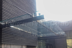 Стеклянные козырьки на спайдерах в Москве. Готовые проекты ПерилаГлавСнаб - фото 7