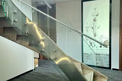 Стеклянные перила для винтовых лестниц в Москве. Готовые проекты ПерилаГлавСнаб - фото 7