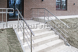 Ограждение входных групп в Москве. Готовые проекты ПерилаГлавСнаб - фото 1