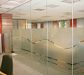 Стеклянные перегородки в офис, частично матированные в Москве. Готовые проекты ПерилаГлавСнаб - фото 1
