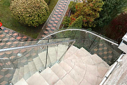 Стеклянные ограждения для улицы в Москве. Готовые проекты ПерилаГлавСнаб - фото 1