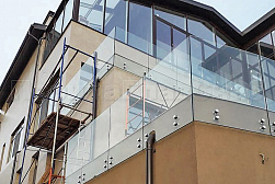 Цельностеклянные ограждения на несущем стекле в Москве. Готовые проекты ПерилаГлавСнаб - фото 8