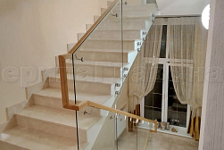 Цельностеклянные ограждения на несущем стекле в Москве. Готовые проекты ПерилаГлавСнаб - фото 1