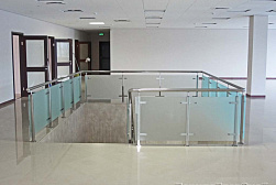 Ограждения из нержавейки со стеклом в Москве. Готовые проекты ПерилаГлавСнаб - фото 10