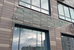 Стеклянные козырьки на вантах в Москве. Готовые проекты ПерилаГлавСнаб - фото 1