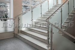 Стеклянные ограждения для торговых  и бизнес центров в Москве. Готовые проекты ПерилаГлавСнаб - фото 2