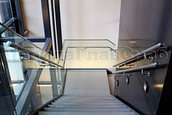 Стеклянные ограждения для торговых  и бизнес центров в Москве. Готовые проекты ПерилаГлавСнаб - фото 19