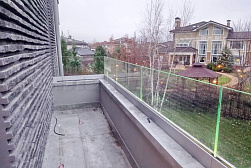 Стеклянные перила для балконов в Москве. Готовые проекты ПерилаГлавСнаб - фото 21